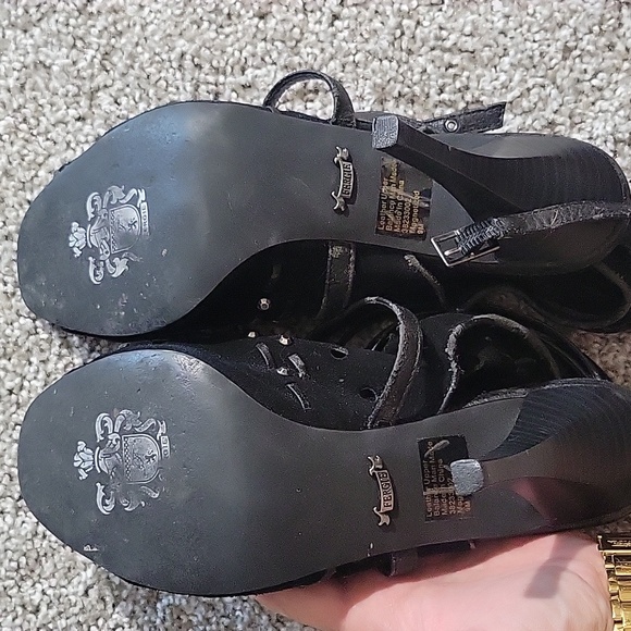 Fergie suede heels - Picture 5 of 7